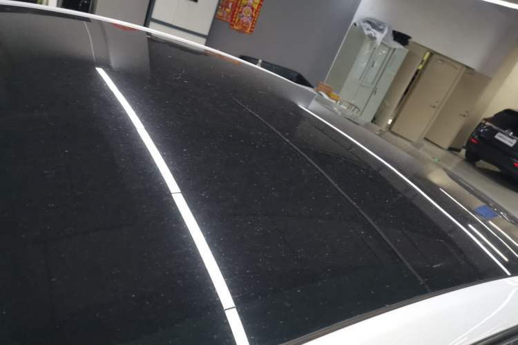 Used Tesla Model Y 2023 Long-Range All-Wheel-Drive Version Roof