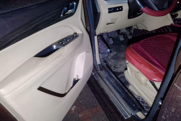 Used Baojun 730 2016 1.5T Manual Luxury Edition 7 Seats