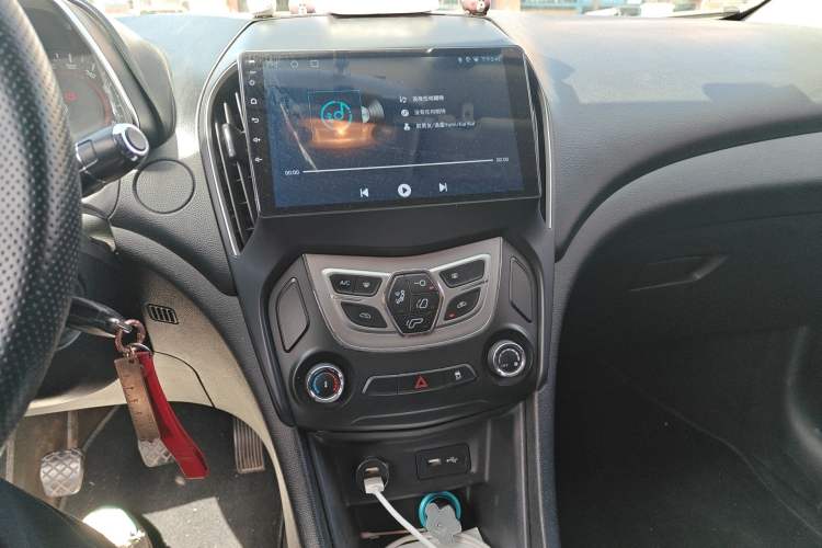 Used Chery Arrizo 5 2016 1.5L CVT Trendsetting Edition Audio And AC Panel