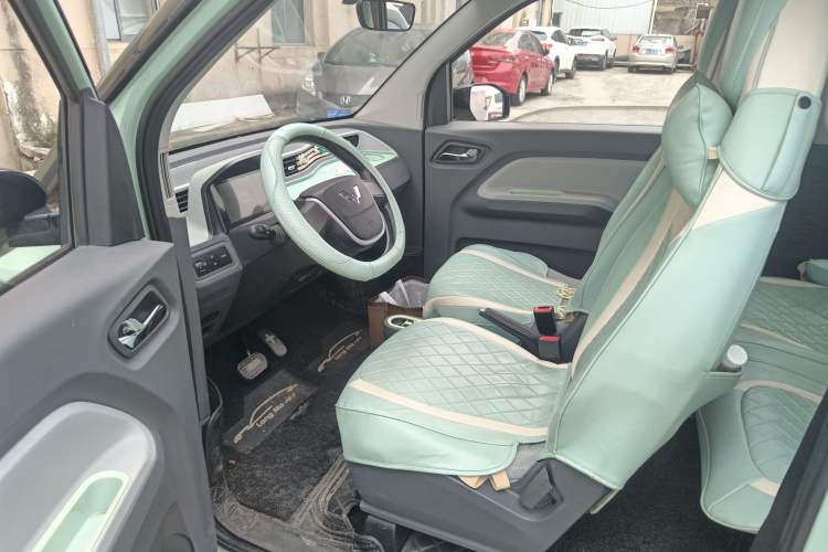 Used Wuling Hongguang MINIEV 2021 Macaron Sandwich Model 120 km Lithium NMC