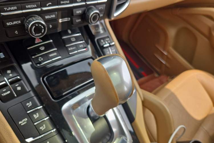 Used Porsche Cayenne 2011 Cayenne 3.0T Gear Lever