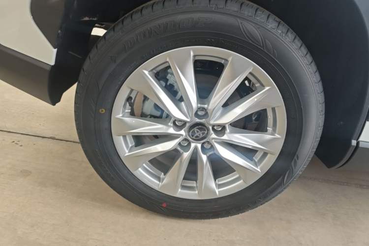 Used Toyota Corolla Cross 2026 Model 2.0L Smart Electric Hybrid Dual-Engine Pioneer Edition
