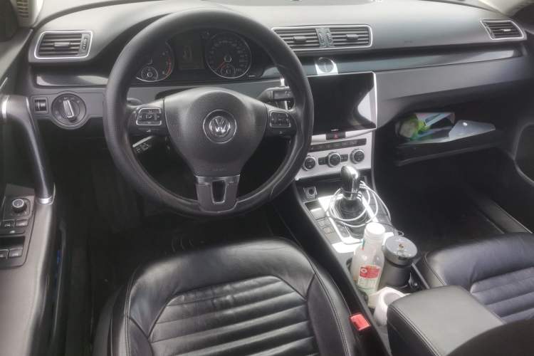 Used Volkswagen Magotan 2012 1.8TSI Luxury Model Center Console