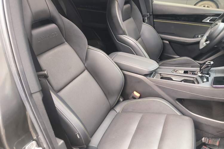 Used Lynk & Co 03 2023 1.5TD DCT JingPro Right Front Seat