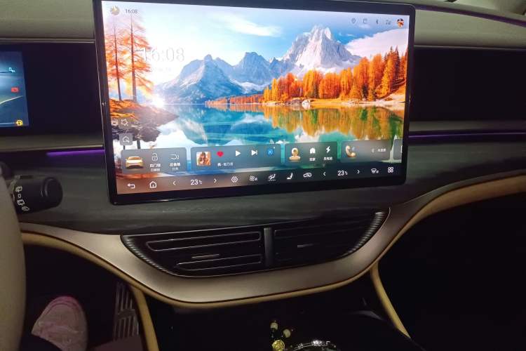 Used Denza D9 2022 DM-i 970 Four-Wheel Drive Prestige Model
