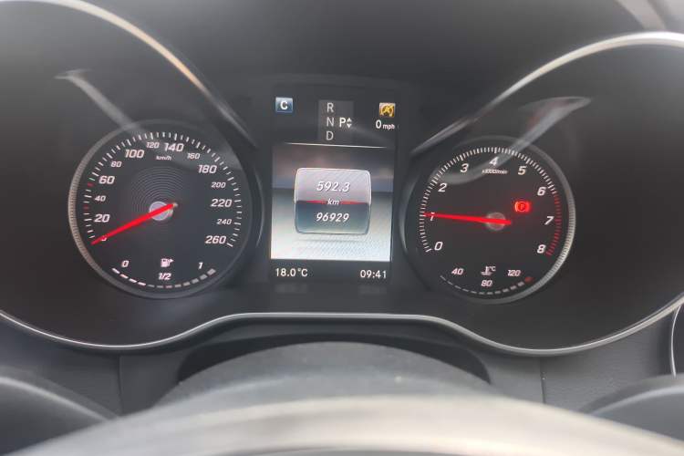 Used Mercedes-Benz C-Class 2017 C 180 L Sport Edition Odometer Close Up