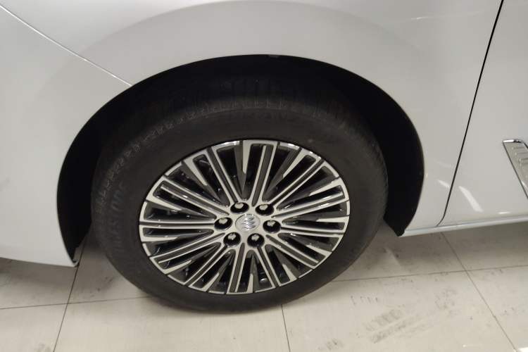 Used Buick GL8 New Energy 2024 Lu Zun Deluxe Edition 7-Seater
