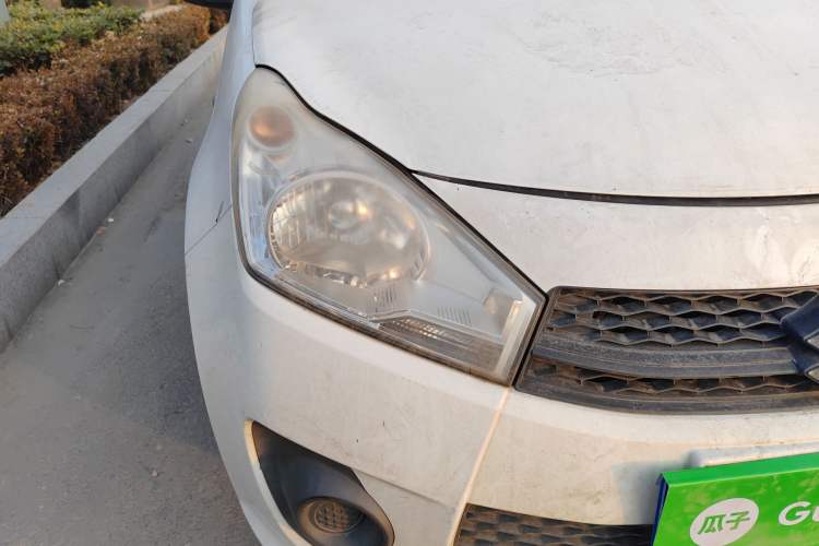 Used Suzuki Alto 2013 1.0L Manual Utility Model Right Front Headlight