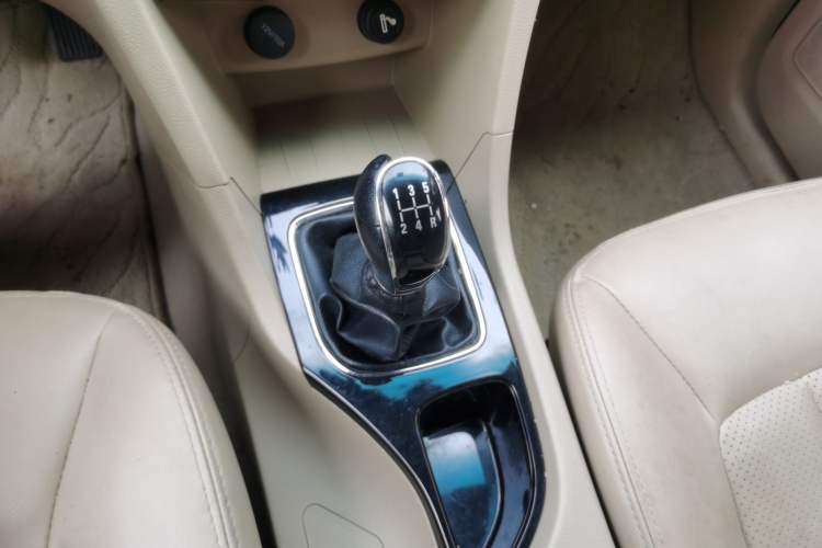 Used Baojun 730 2016 1.5L Manual Comfort Version 7 Seats China V Emission Standard