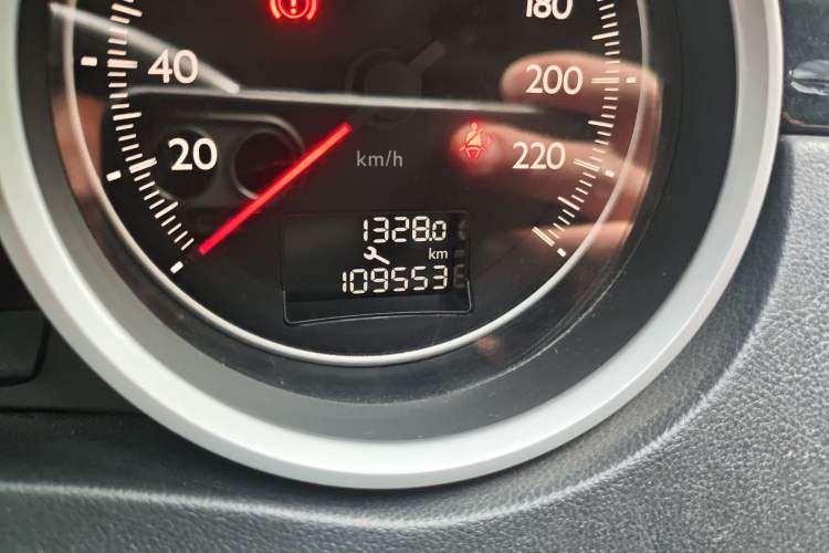 Used Peugeot 508 2012 2.0L Automatic Smart Enjoyment Version Odometer Close Up