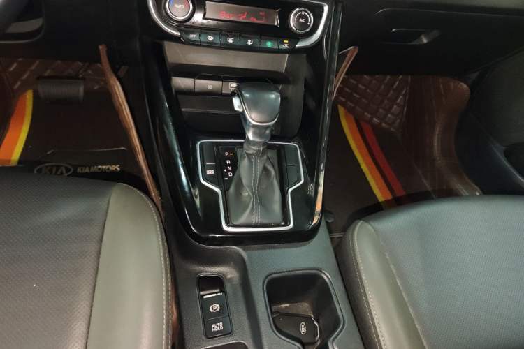 Used Kia Sportage R 2018 2.0L Automatic Smart Luxury Version China V Standard Gear Lever