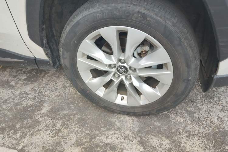 Used Toyota Wildlander 2022 Updated Version 2.0L CVT Two-Wheel Drive Leading Edition
