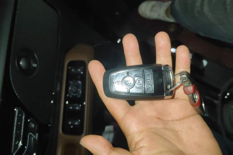 Used Lincoln Aviator 2022 3.0T V6 Four-Wheel Drive Luxury Edition Vehicle Key