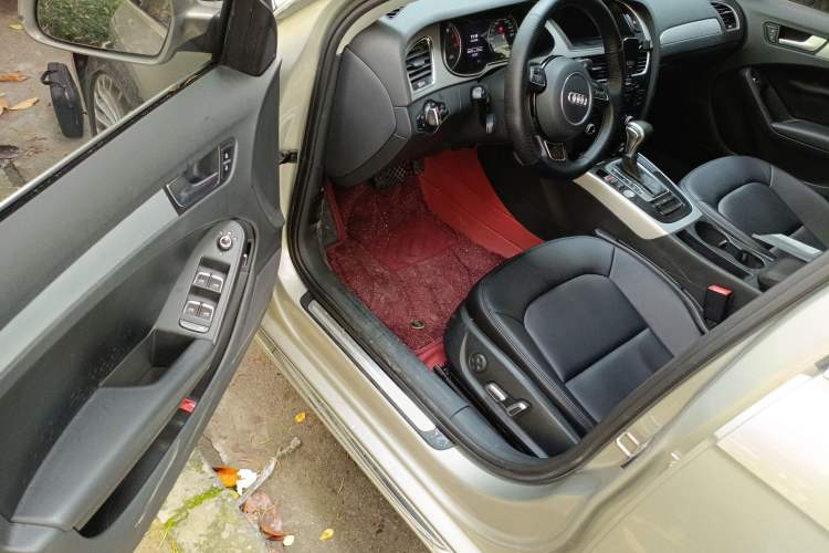 Used Audi A4L 2016 35 TFSI Collector's Edition Automatic Standard Model
