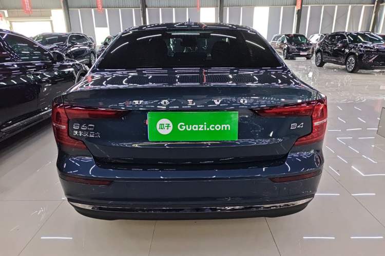 Used Volvo S60 2023 B4 Zhiyuan Luxury Edition
