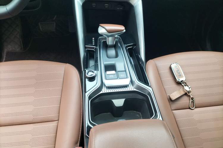 Used Kia Sportage R 2021 Ace 2.0L Splendid Edition Gear Lever