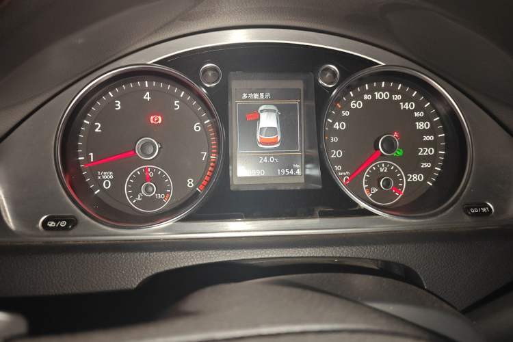 Used Volkswagen FAW-Volkswagen CC 2015 1.8TSI Luxury Model Instrument Cluster