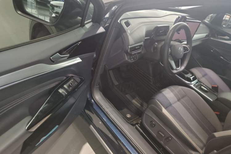 Used Volkswagen ID.4 CROZZ 2025 Pure Edition
