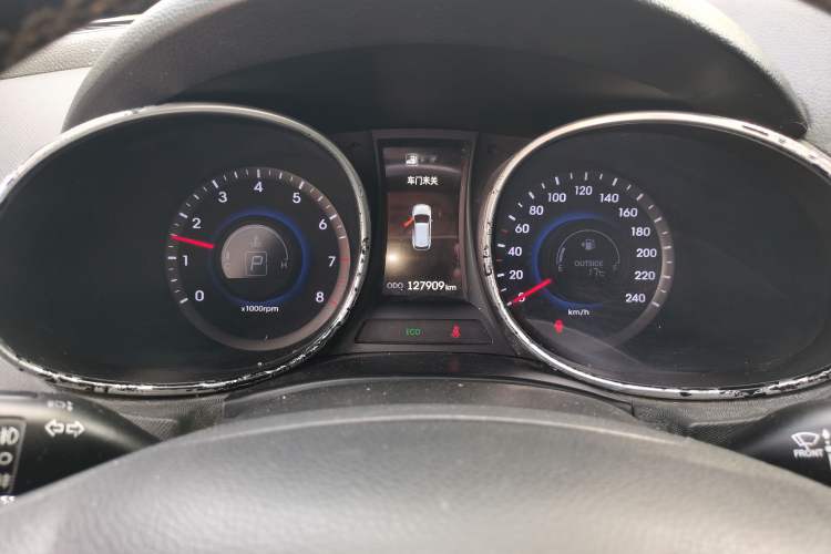 Used Hyundai Santa Fe 2013 2.4L Automatic Two-Wheel Drive Smart Version