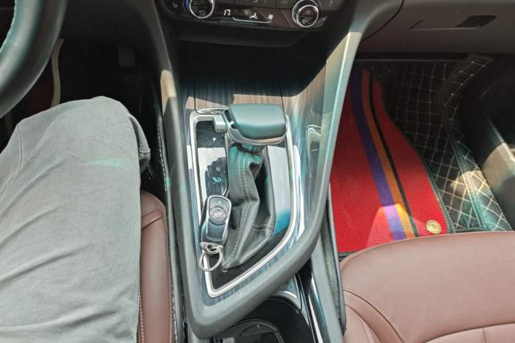 Used Buick GL6 2019 18T 6-Seater Connected Luxury Version China VI Standard Gear Lever