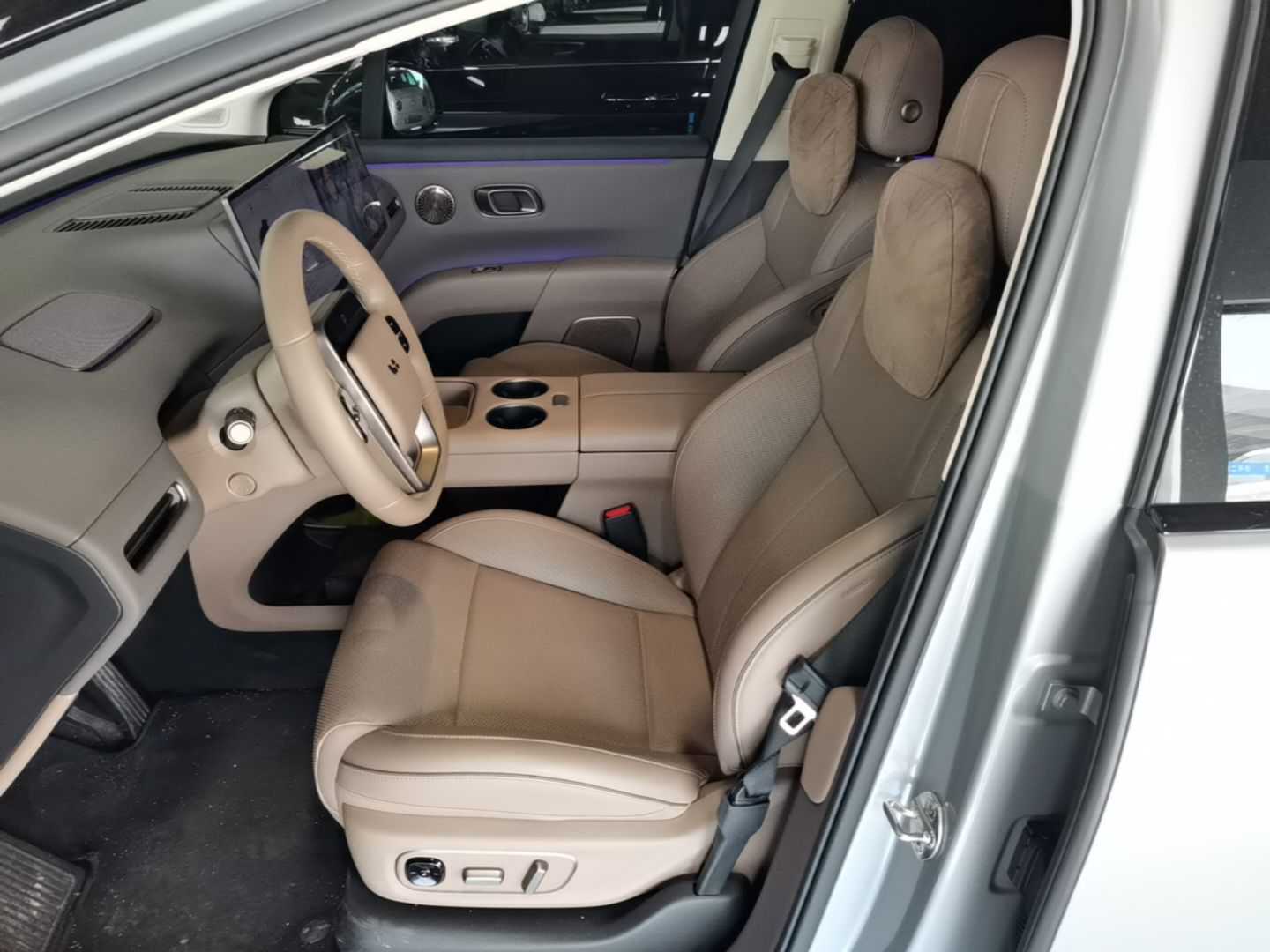 Vordere Reihe im Auto