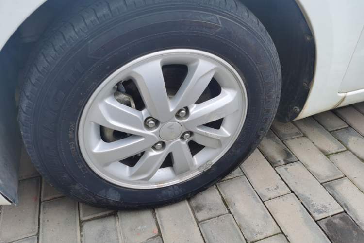 Used Kia K2 2015 Sedan 1.4L MT GLS