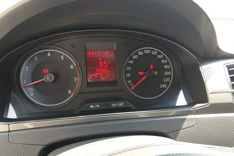 Used Volkswagen Santana 2016 1.6L Automatic Comfort Edition