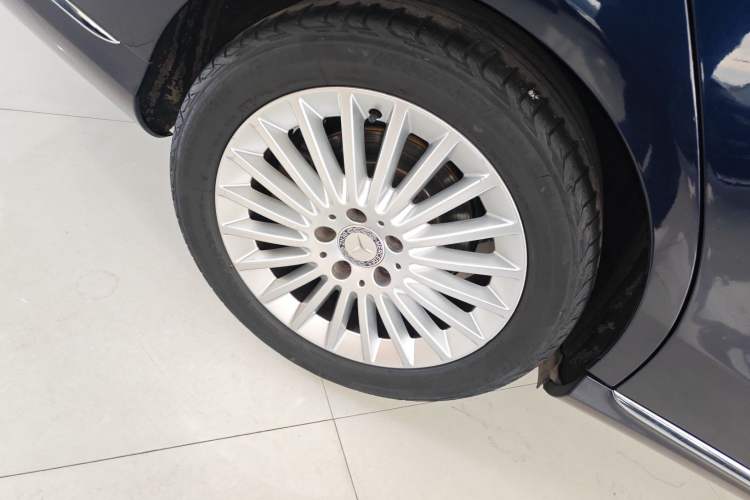 Used Mercedes-Benz C-Class 2015 Facelift C 180 L
