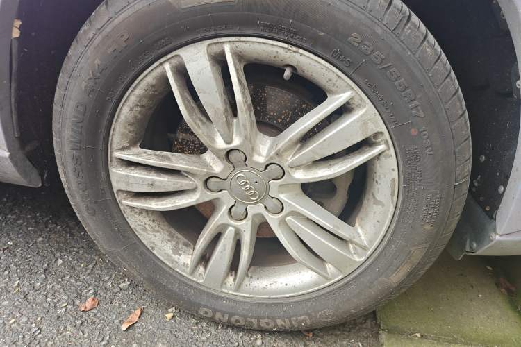 Used Audi Q3 2015 35 TFSI quattro Comfort model Right Front Wheel Hub