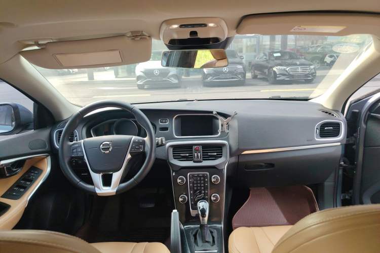 Used Volvo V40 2018 T3 Zhiyi Edition Headliner