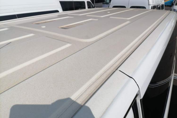 Used Ford Transit 2019 2.0T Diesel Multi-Purpose Commercial Vehicle Short Wheelbase Low Roof 6-Seater China VI Standard
