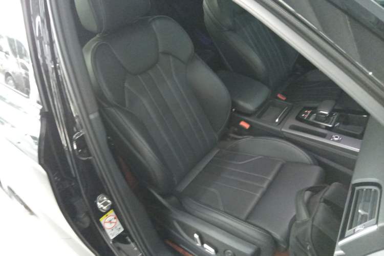 Used Audi Q5L 2024 40 TFSI Fashion Dynamic Model