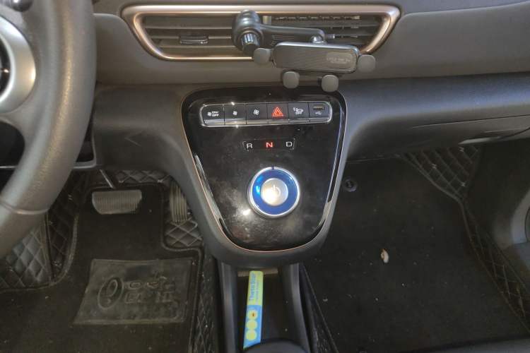 Used ORA White Cat 2022 Xiaoyue Mao Edition 360 km Luxury Model Lithium NMC
