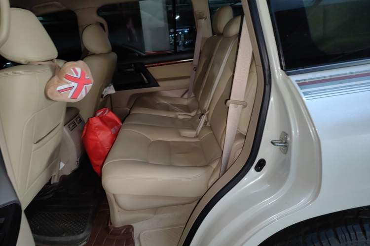 Used Toyota Land Cruiser 2015 4.0L 5-Seater Middle East Version
