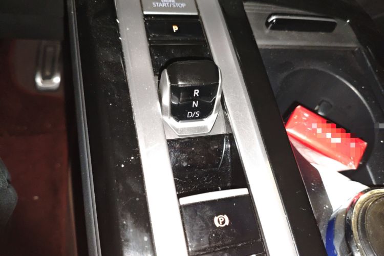 Used Volkswagen Tavendor 2024 380TSI All-Wheel Drive R-Line Cruise Edition Gear Lever