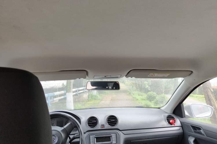 Used Volkswagen Jetta 2015 Value Edition 1.6L Manual Fashionable Style
