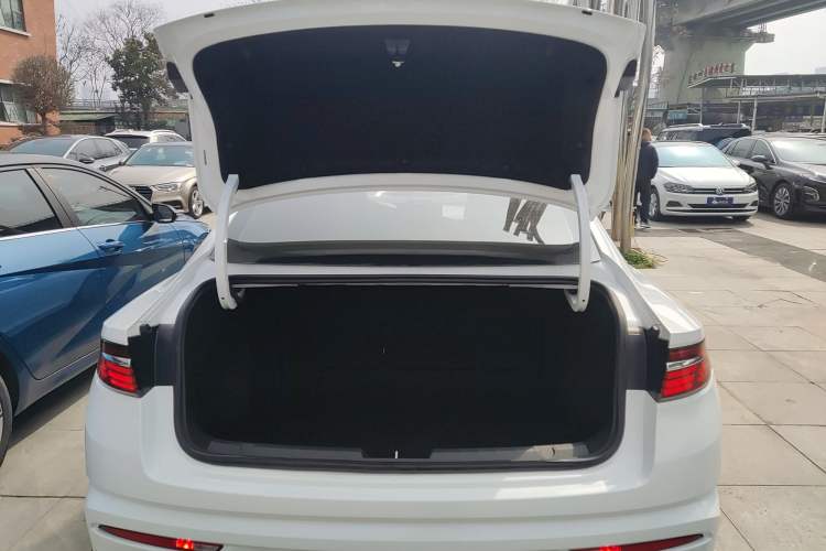 Used Geely Auto Preface 2023 1.5TD Fuyao Version