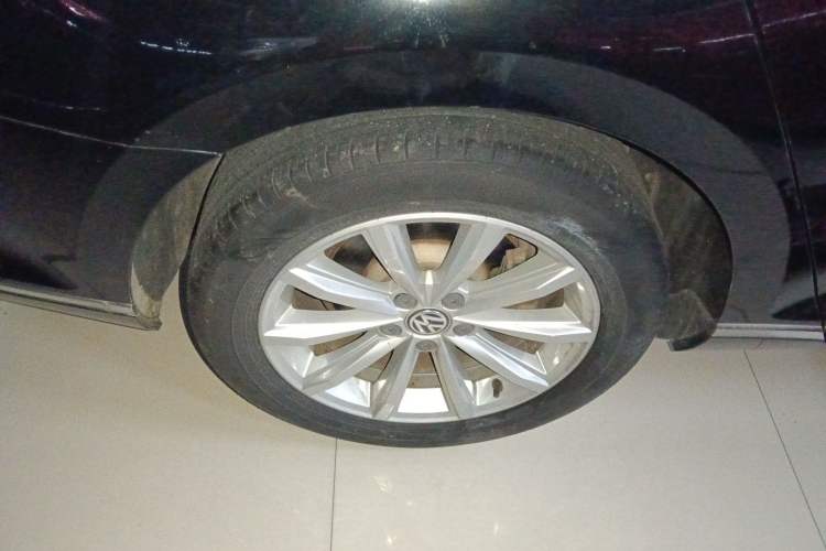 Used Volkswagen Magotan 2017 330TSI DSG Leading Model
