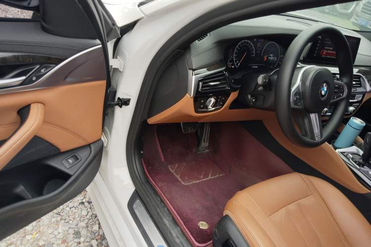 Used BMW 5 Series 2019 530Li Leading Model M Sport Package Driver Seat