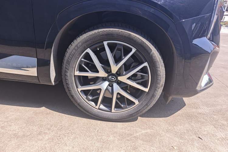 Used GAC Trumpchi ES9 2024 PHEV with 143 km Max Right Front Wheel Hub