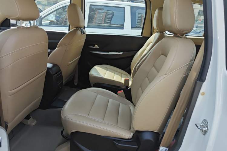 Used Wuling Hongguang 2019 1.5L S Comfort Edition China VI LAR