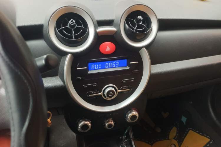 Used Lifan Auto 330 2014 1.3L Manual Standard Edition Audio And AC Panel