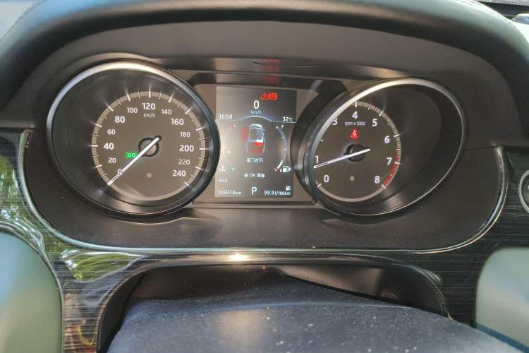 Used Land Rover Discovery Sport 2018 240 PS SE Version
