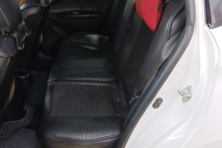 Used Toyota YARiS L Zhi Xuan 2016 Revised Version 1.5G CVT with Dynamic Sunroof