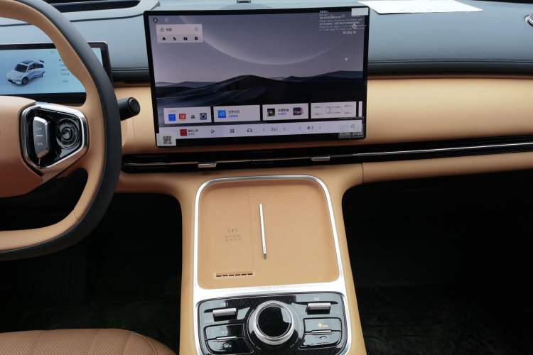 Used Geely Galaxy Galaxy Xingjian 7 EM-i 2025 120km Exploration+ Version
