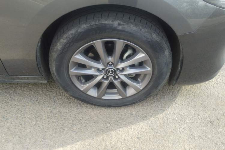 Used Mazda 3 Axela 2020 1.5L Manual ZhiMei Edition Right Front Wheel Hub