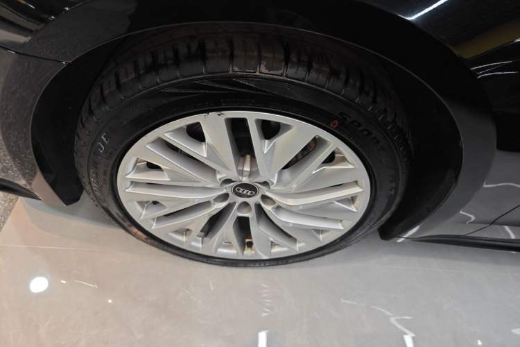 Used Audi A7L 2024 45TFSI S-line Dream-Building Edition Flow Crystal Package
