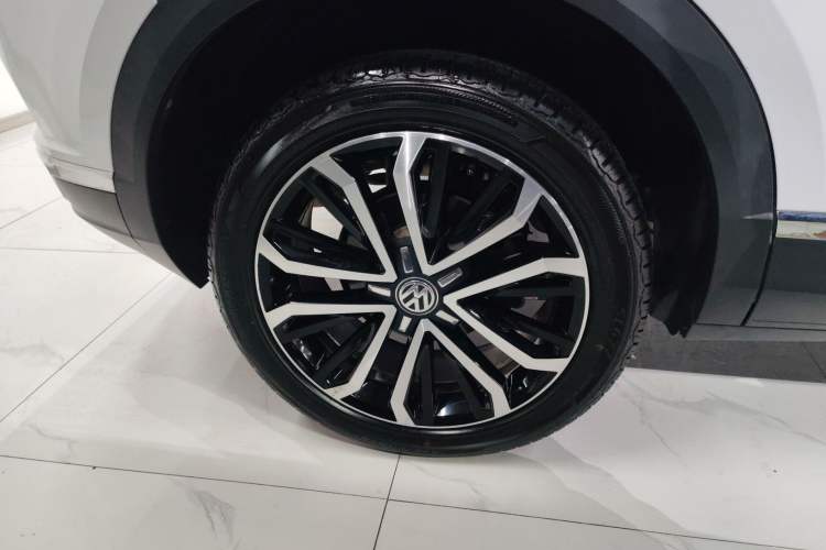 Used Volkswagen T-ROC 2018 280TSI DSG Four-Wheel Drive Luxury Version China V Emission Standard