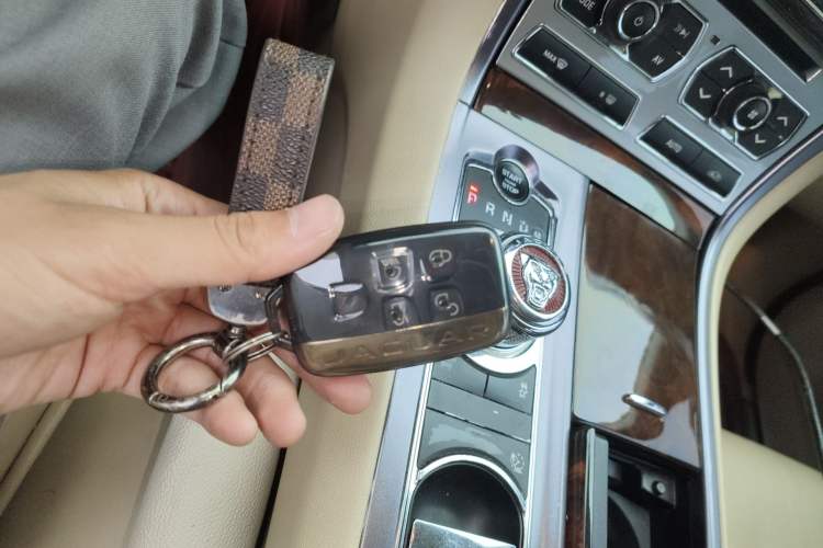 Used Jaguar XF 2014 XF 2.0T Luxury Edition