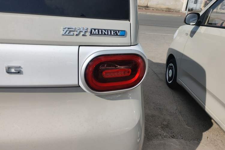 Used Wuling Hongguang MINIEV 2024 3rd Generation 215km Youth Edition Right Rear Taillight